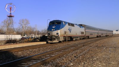 Amtrak 381