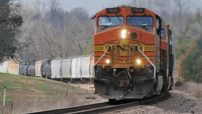 BNSF 7668 Southbound