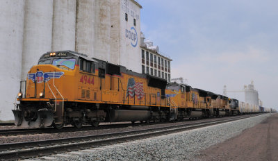 Gibbon NE Fridge Train