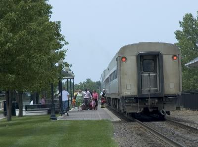 Amtrak Unloads at Lees Summit