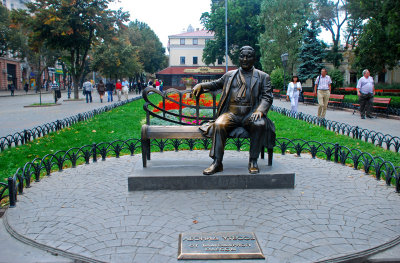 Monument to Leonid Utyolov famour jazz singer
