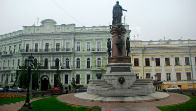 Monument to Catherine the Great erected in 1900