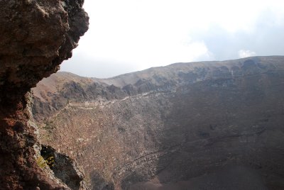It's hard to photograph the enormity of the crater