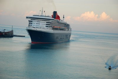 Queen Mary 2 docking in Civitavecchia September 25, 2010