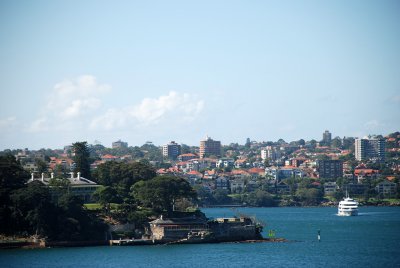 A glimpse of Kiribilli House through the trees