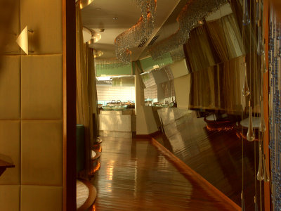  Entrance to the breakfast restaurant Oriental Hotel