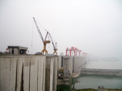 3 Three Gorges Dam on a misty day 29 September 2005.jpg