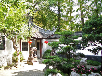 11 Yu Yuan Gardens Shanghi 29 September 2005.jpg