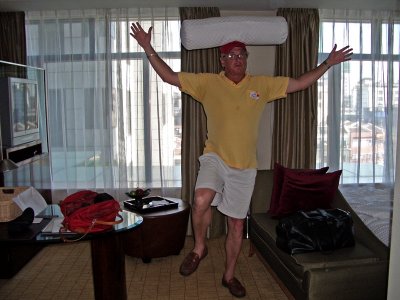 20 Dave clowning around in the hotel room 30 September 2005.jpg