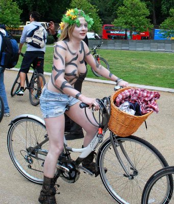  London world naked bike ride 2011 0032a.jpg