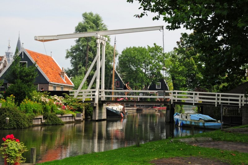 204 EDAM, quaint village