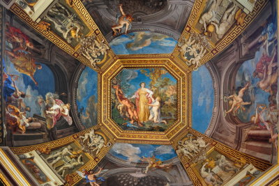 85 ROME, Vatican Museum, ceiling art