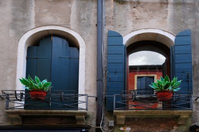 131 VENICE, window shutters