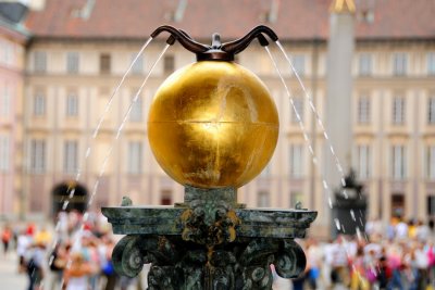 148 PRAGUE, Hradcany Square fountain