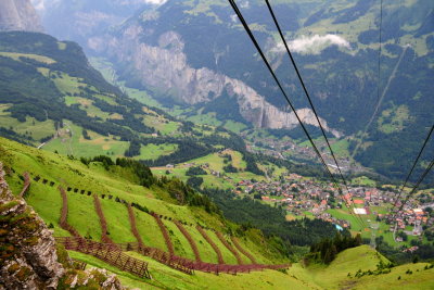 155 MANNLICHEN-WENGEN, view of snow fences from gondola