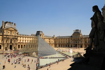 175  PARIS, Louvre