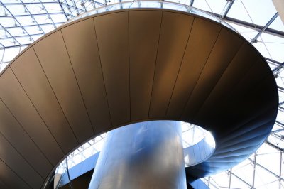 176 PARIS, Louvre stairway