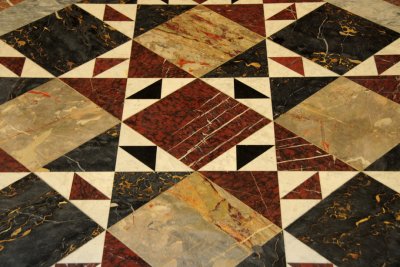 186 PARIS, Louvre, floor pattern