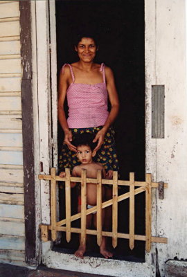 96032.20   Mother and child, Niquero, Cuba