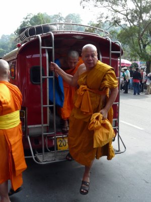 Monks for Loy Kratong!