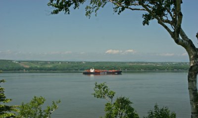 COMMERCE ON THE SAINT LAWRENCE RIVER II
