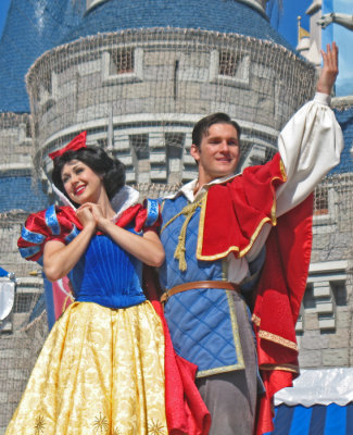 SNOW WHITE AND PRINCE