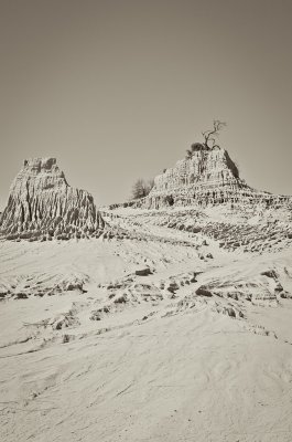 Lake Mungo lunettes xiv