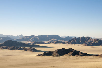 Ballooning over the Namib Desert