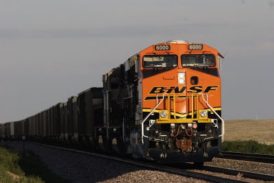 BNSF 6000 on WB coal mtys