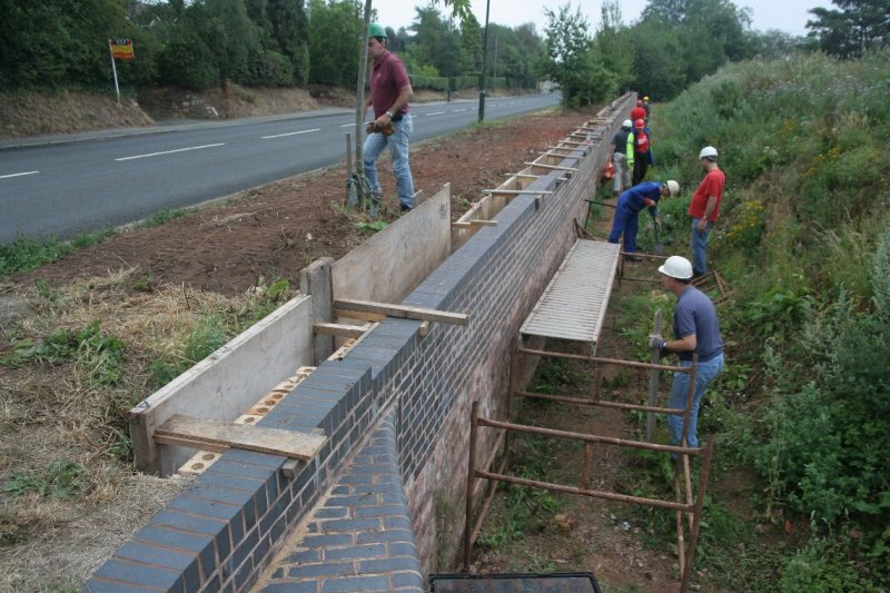 First job of the weekend was to prepare the shuttering for the offside wall between locks 24 & 25