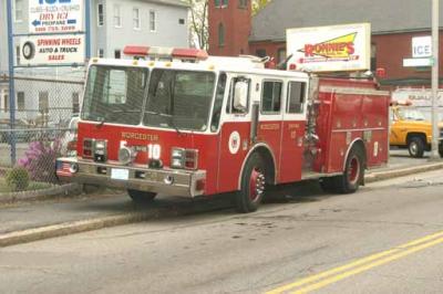 Worcester 4th Alarm 5-1-06 085.jpg