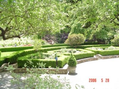 Immaculate garden at the Beringer