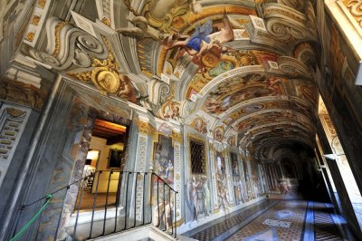 Br Pozzo's Corridor Chronicling the life of St Ignatius - done on flat walls giving optical illusion