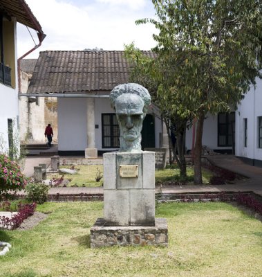 Escultura de Csar Vallejo en Conjunto Monumental de Beln. Cajamarca, Per. (Autor: Ren Pereira)
