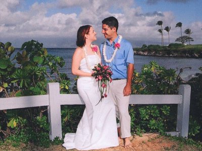 Katie gets married in Maui