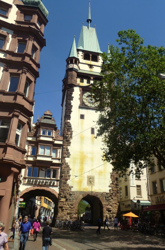 BESUCH IN FREIBURG: DAS MARTINSTOR P1050502.JPG