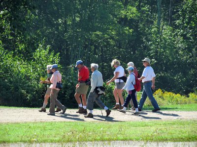 more hikers coming.jpg