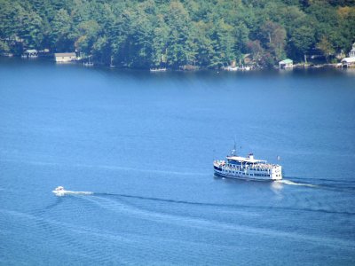 MS Mt Washington and boat 2.jpg