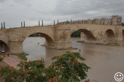 Puente de Piedra Zaragoza Spain.jpg