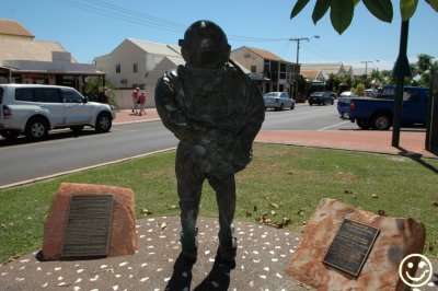 DSC_8768 Broome pearl divers memorial.jpg