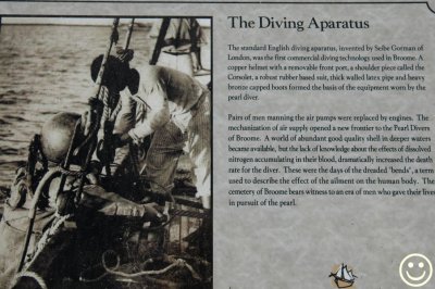 DSC_8772 Pearl diving aparatus.jpg