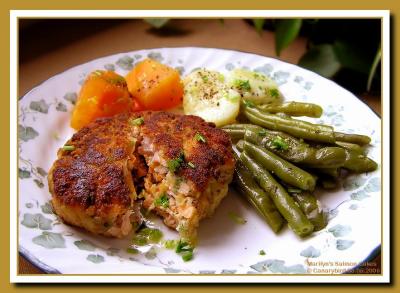 Salmon cakes  2.jpg