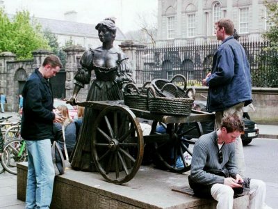 mollymalone2.jpg