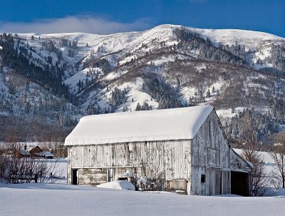White Barn Near Nordic Valley