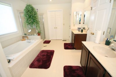 440 master bath.jpg