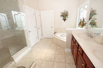 779 master bath fullweb.jpg
