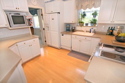 238 kitchen fullweb.jpg