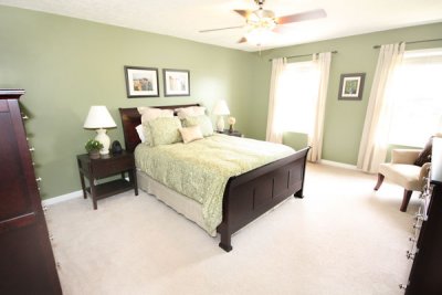 625 master bedroomweb.jpg