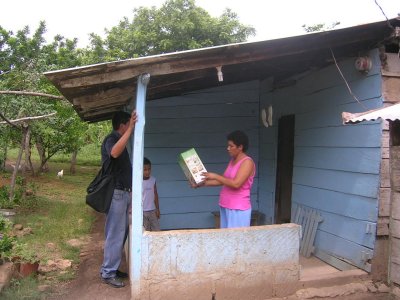 door to door salesman trying to sell a blender