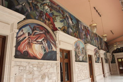 Chihuahua government building murals